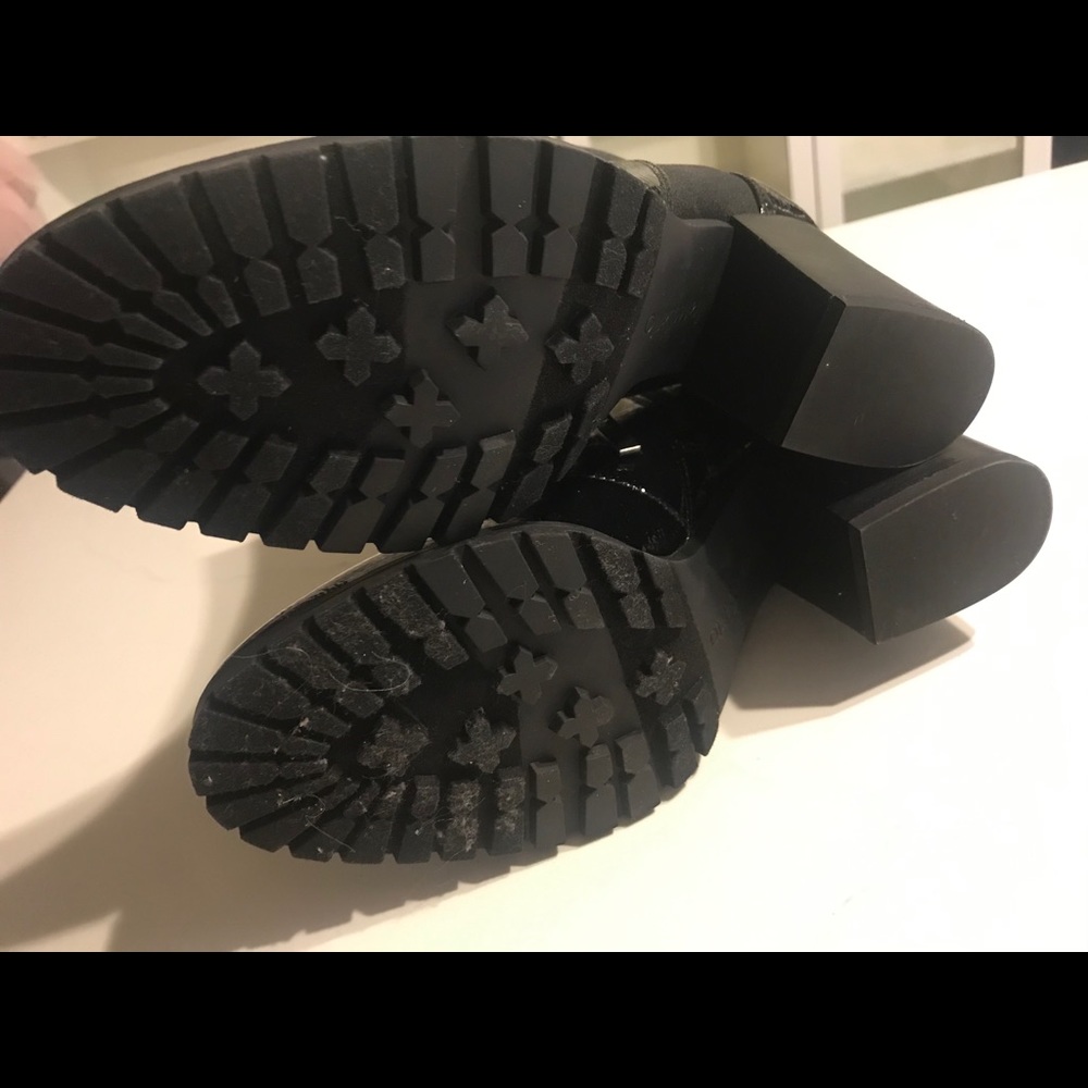 Boots - Picture 5 of 6